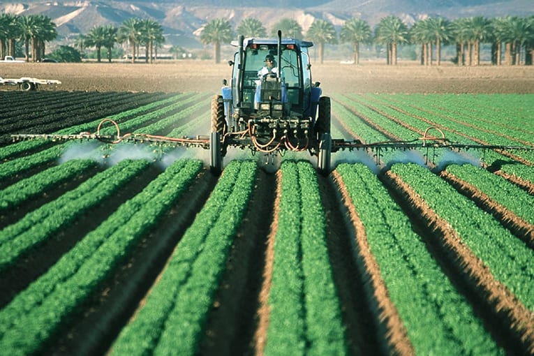 I fondi pubblici? A chi fa uso di pesticidi!