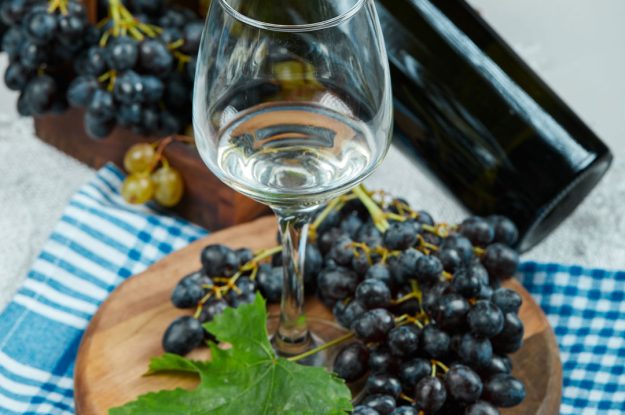 FRANCIA, CRESCE IL MERCATO DEL VINO BIO (MA RALLENTANO LE CONVERSIONI)